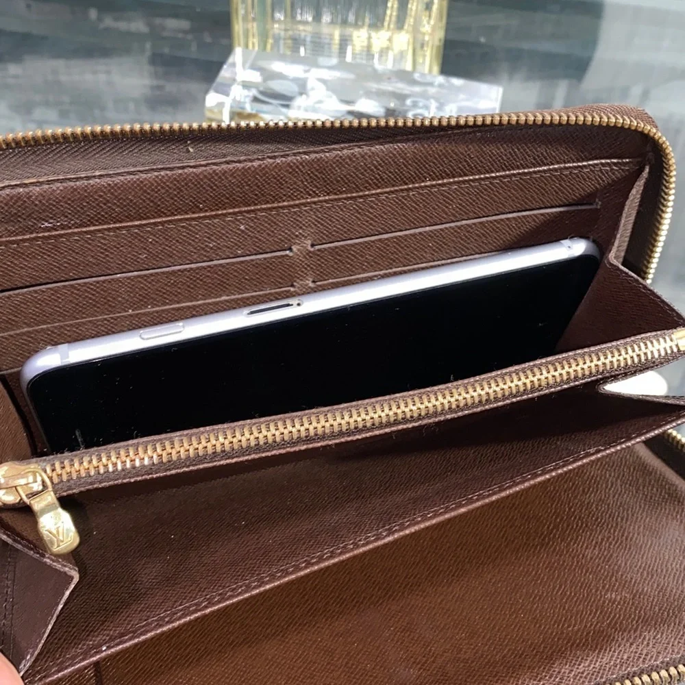 Authentic Rare Louis Vuitton Damier Organizer Zippy Wallet